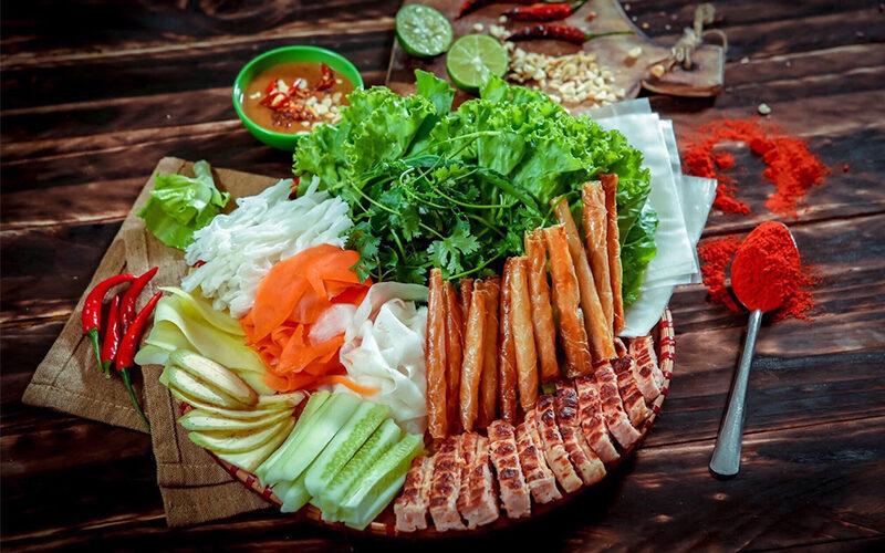 Cach cuon nem nuong Da Lat day du cac nguyen lieu ngon mat